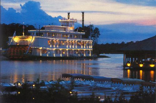 0100-12006 EMPRESS LILLY