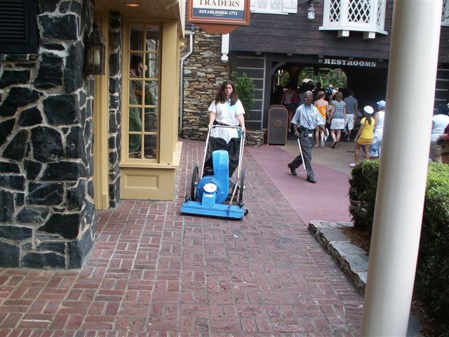 WDW06-15-07 056 (72K)