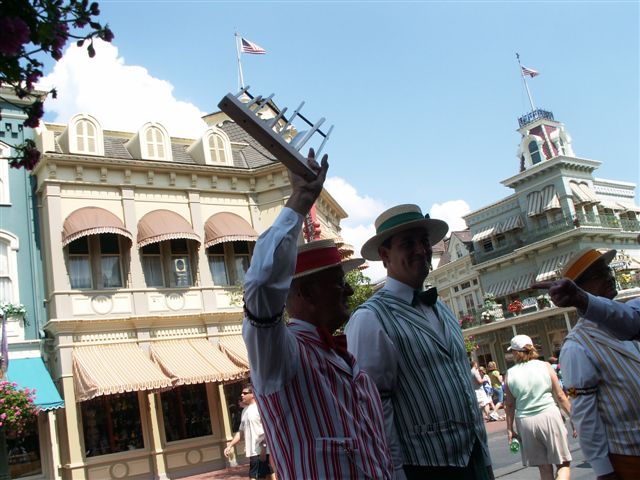 WDW06-15-07 074 (71K)