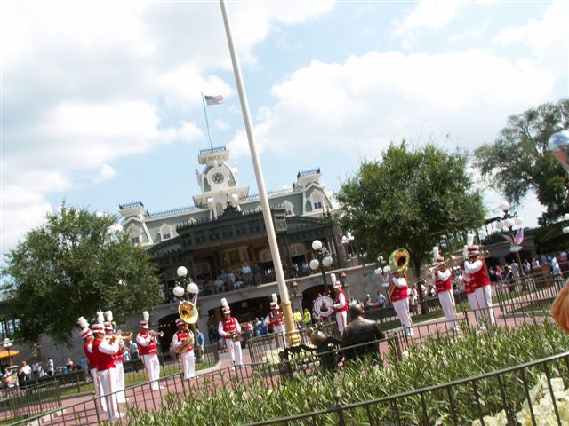 WDW06-15-07 099 (75K)