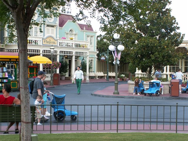 WDW06-15-07 123 (93K)