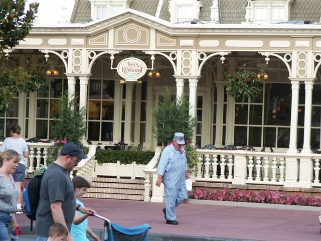 WDW06-15-07 124 (82K)