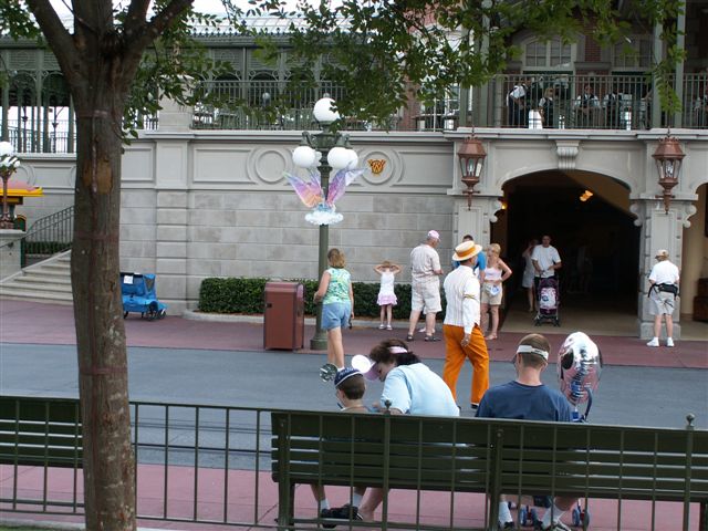 WDW06-15-07 130 (77K)