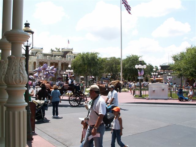 wdw-06-16-07 201a (61K)