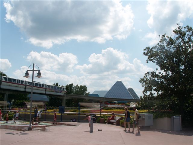 wdw-06-17-07 326 (54K)