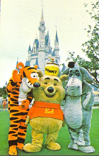 0111-0353 FANTASYLAND . . . A HUNNY OF A PLACE 